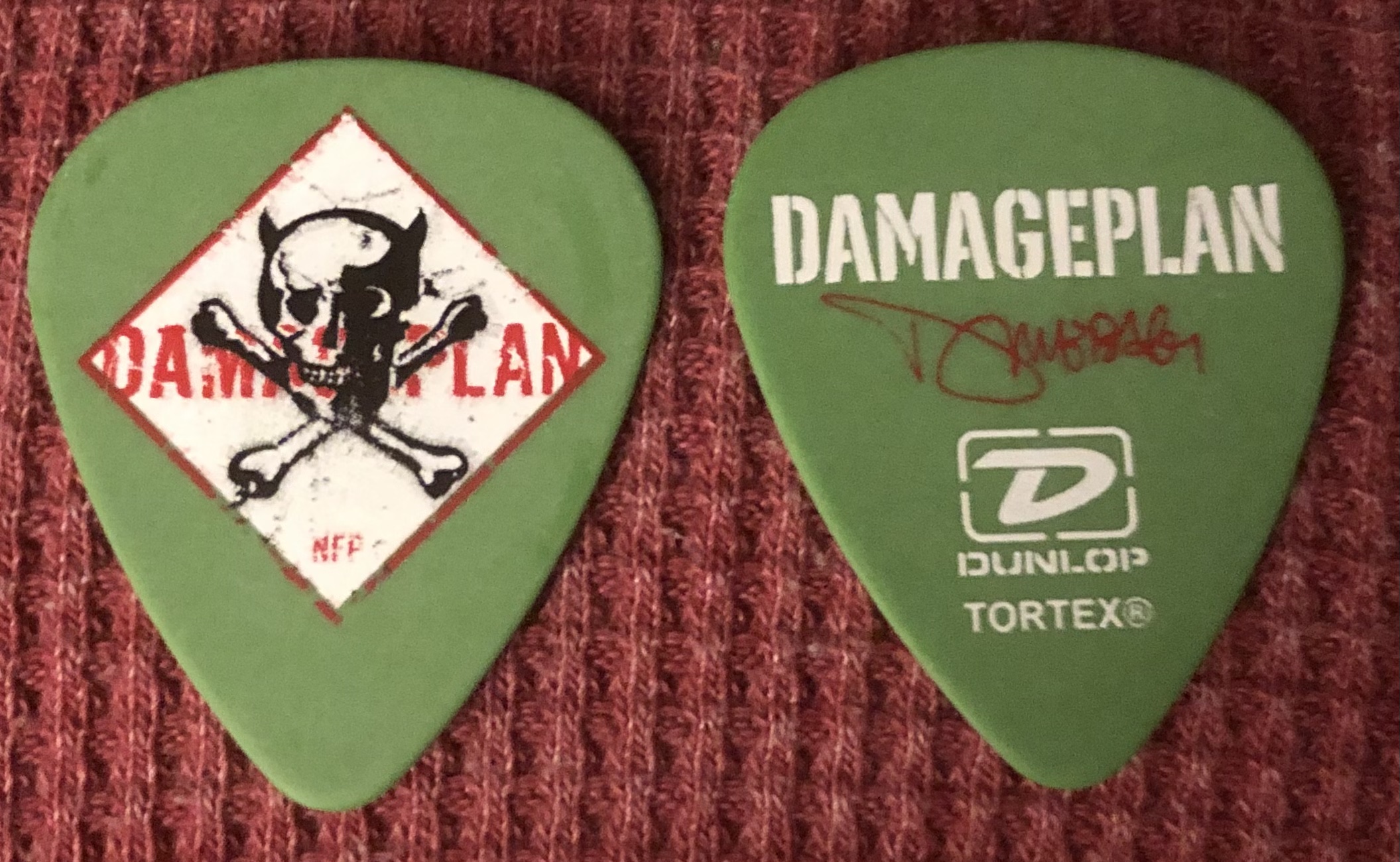Damageplan Dimebag Darrell Signature Guitar Pick Necklace 
